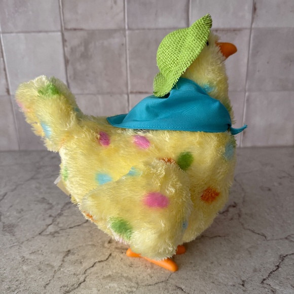 Hallmark Mama Hen Lays Eggs Sings Squawks Rare Tested Easter Animated - Video - Picture 4 of 14